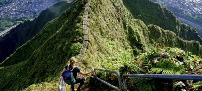 하와이 오아후 섬에 위치한 천국의 계단 사진/출처=CNN 트래블