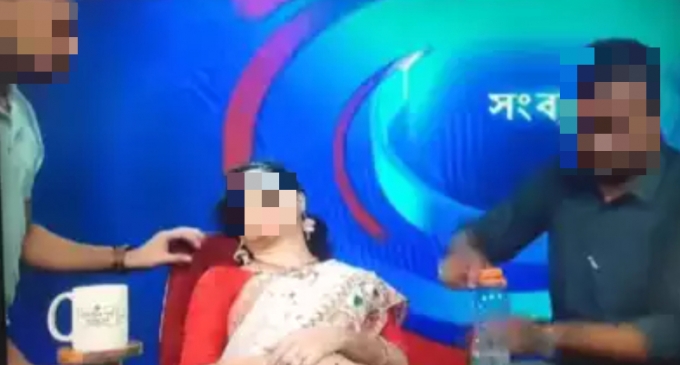 인도에 폭염이 계속되는 가운데 생방송 뉴스 도중 여성 앵커가 졸도하는 일이 있었다. /사진=타임스오브인디아 보도화면 캡처 