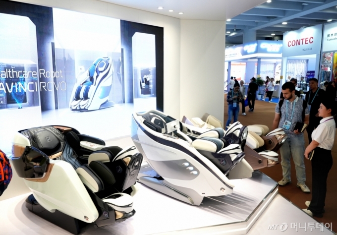 중국 최대 무역박람회 '캔톤페어 2024'에 전시된 헬스케어로봇. 바디프랜드의 기술이 활용됐다./사진제공=바디프랜드.