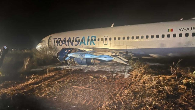 9일(현지시간) 세네갈 다카르 공항 활주로에서 미끄러진 보잉 737 여객기 /사진=X(옛 트위터)
