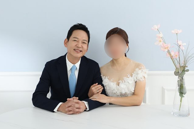 가수 김민우가 공개한 재혼 웨딩 화보. /사진=김민우 인스타그램
