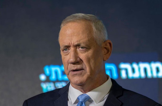 베니 간츠 이스라엘 국가통합당 대표는 18일(현지시간) TV로 생중계된 기자회견에서 네타냐후 총리가 6월8일까지 가자지구 전쟁과 관련 새로운 전략을 제시하지 않으면 정부를 떠날 것이라고 밝혔다. /AP=뉴시스