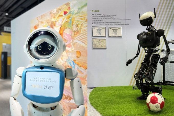 에이로봇이 판매하는 웰컴로봇(리셉션 로봇) 에이미(왼쪽), 축구를 하는 이족보행 휴머노이드 앨리스(오른쪽)/사진=에이로봇 