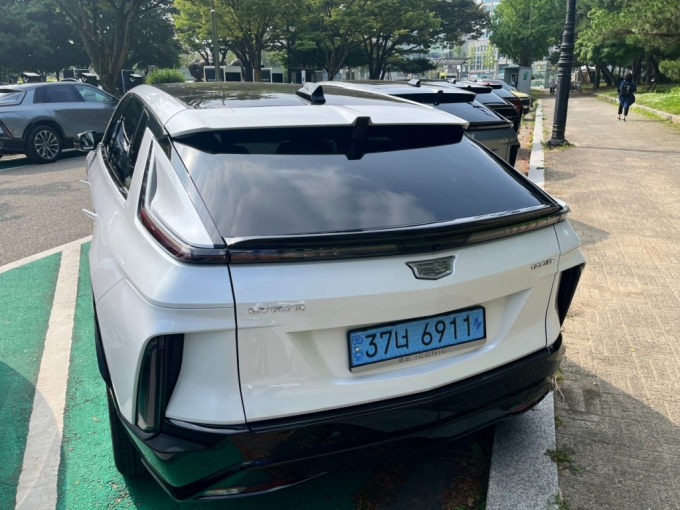 캐딜락 순수 전기 SUV(다목적스포츠차량) 리릭(LYRIQ)의 뒷모습/사진= 임찬영 기자