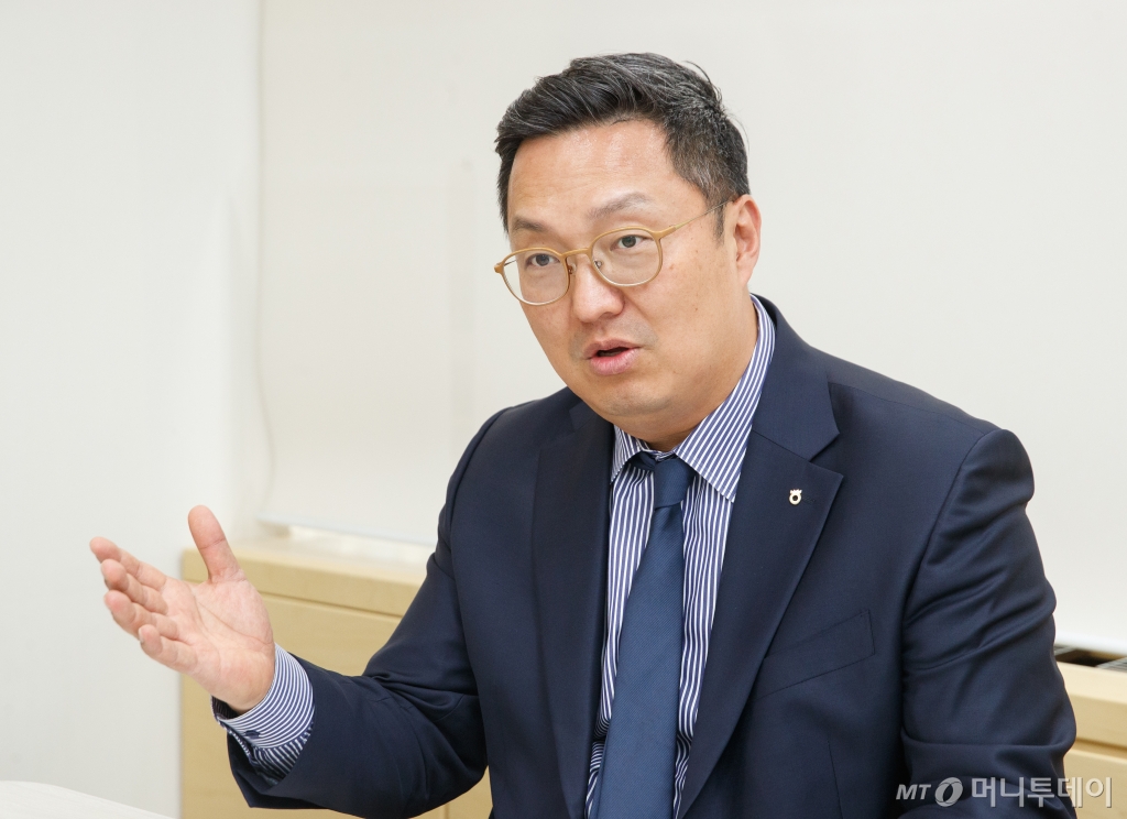 수익률·창의성 다 잡았다…세련된 ETF로 차별화 노리는 'NH아문디'